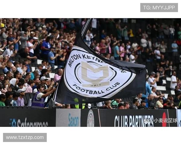 西汉姆联队迎来新赛季挑战 主教练强调球员状态调整及战术革新