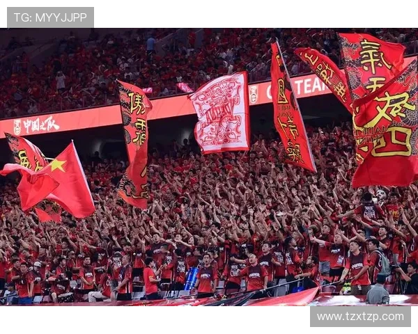 中国足球联赛新赛季开幕，各大豪门球队争夺冠军，球迷热情高涨