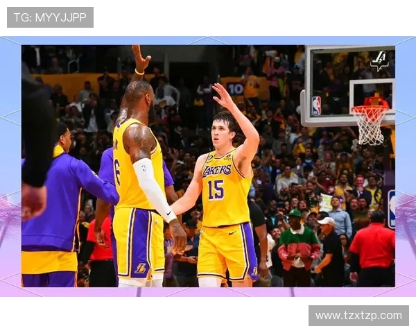 詹姆斯复出领衔湖人迎战勇士,浓眉带队展现强大防守实力